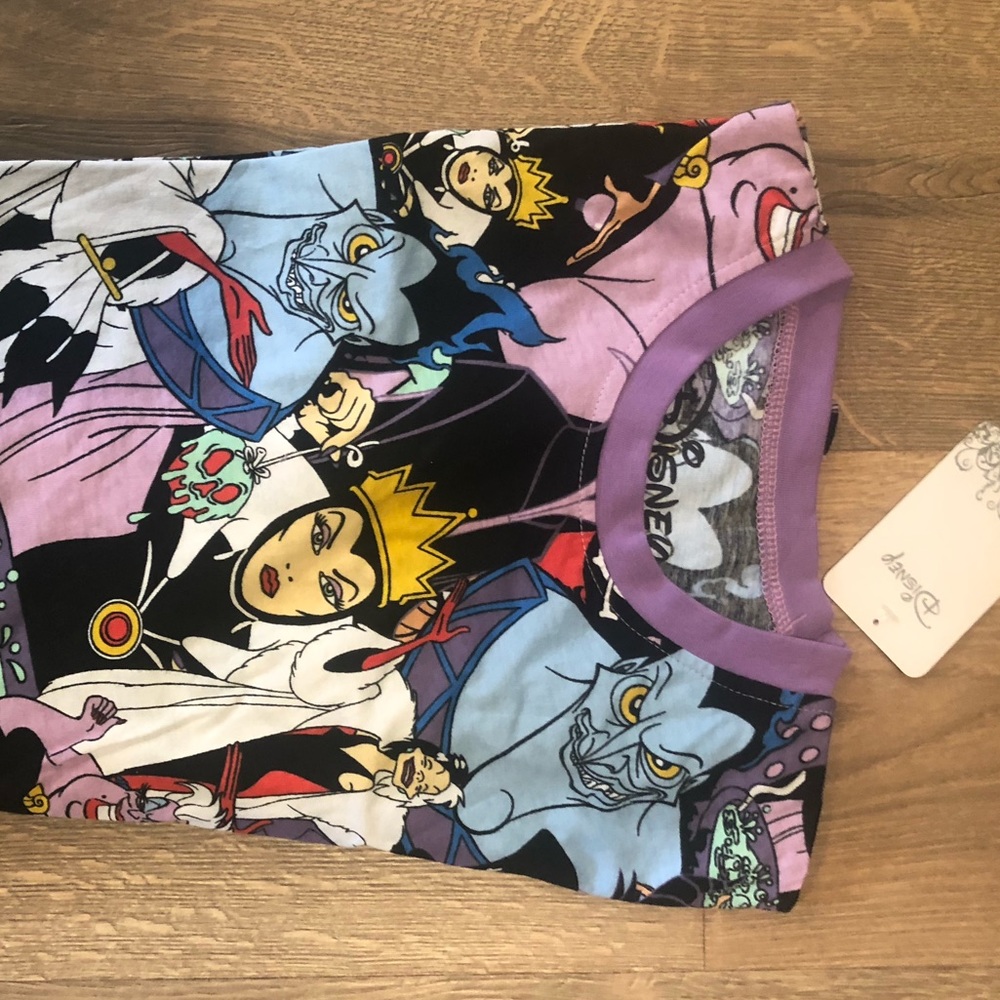 NWT LE CAKEWORTHY DISNEY VILLAINS AOP T-SHIRT